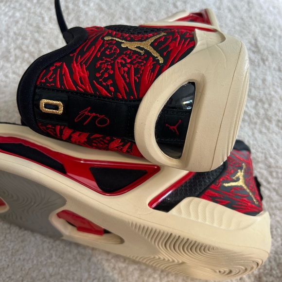 New Jordan Tatum 1 Zoo - Picture 3 of 6